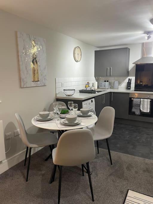 Cedar House - 2 Bed House With Free Parking In Town Centre! By Shortstays4U King's Lynn Exteriör bild